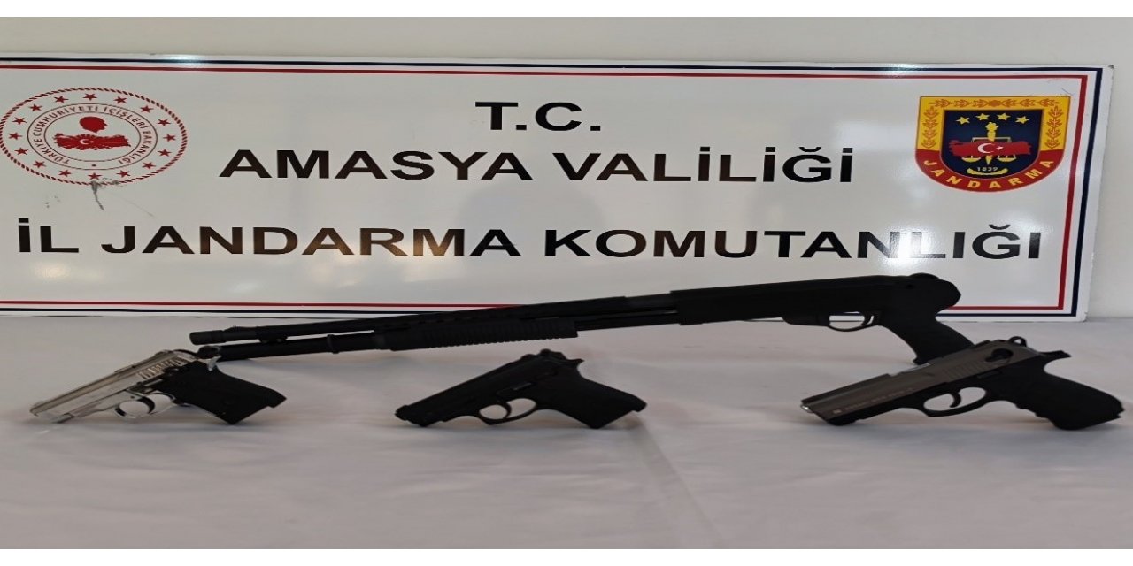 Amasya’da düğünde 4 ruhsatsız silah ele geçirildi: 4 kişi hakkında işlem başlatıldı
