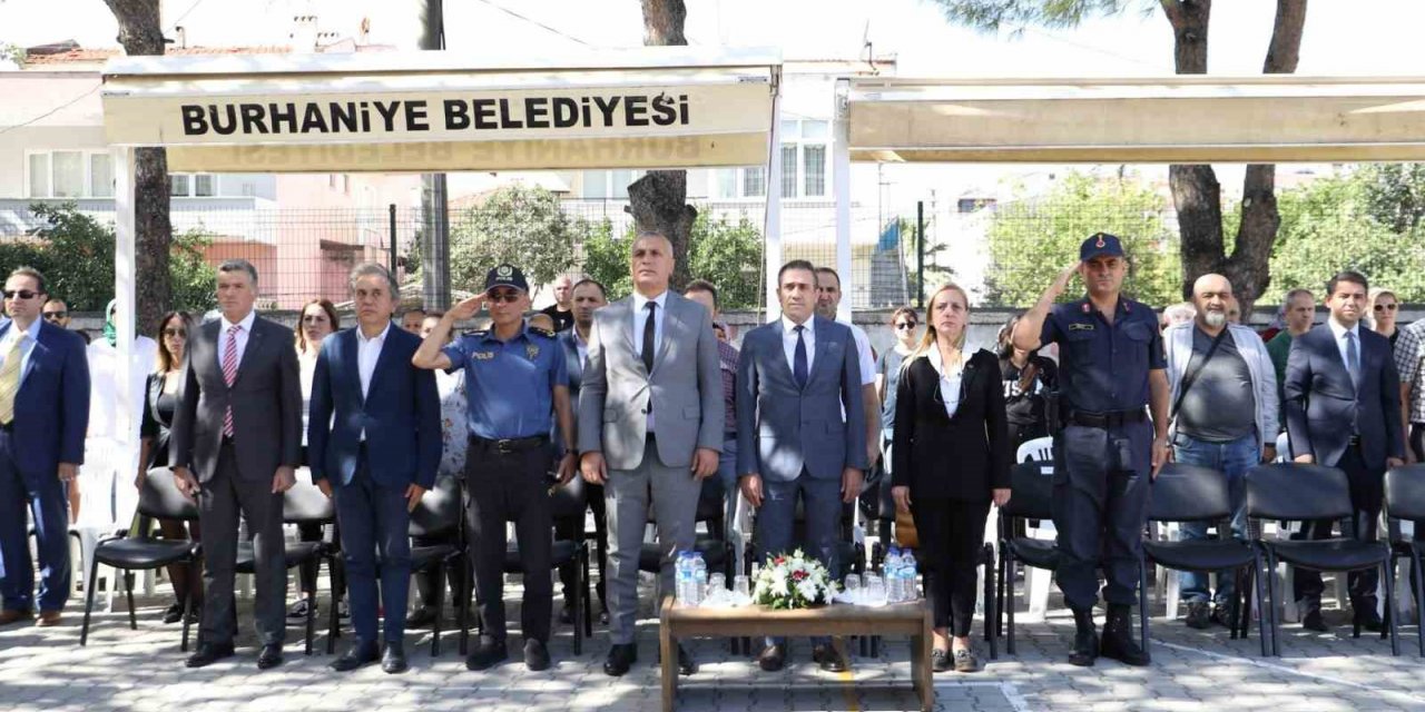 İlköğretim Haftası Burhaniye’de düzenlenen törenle kutlandı