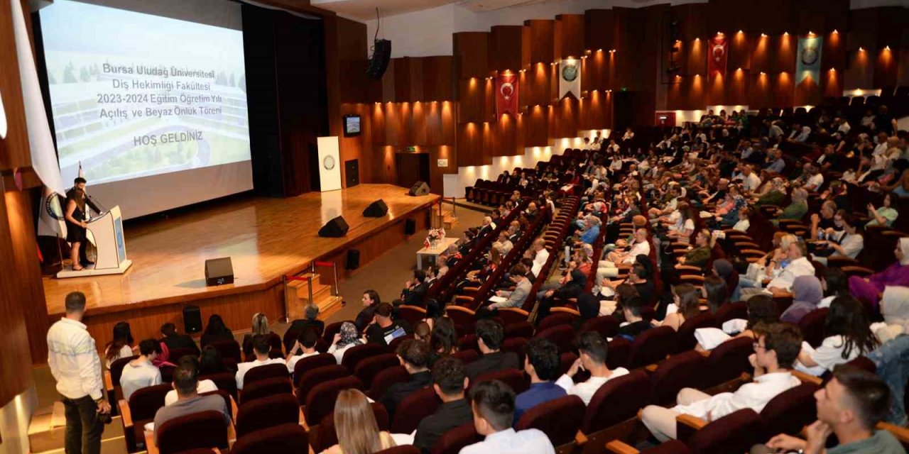 Diş hekimi adaylarına beyaz önlük töreni