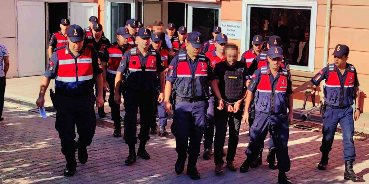 Cinayet şüphelileri çelik yelekle adliyeye sevk edildi