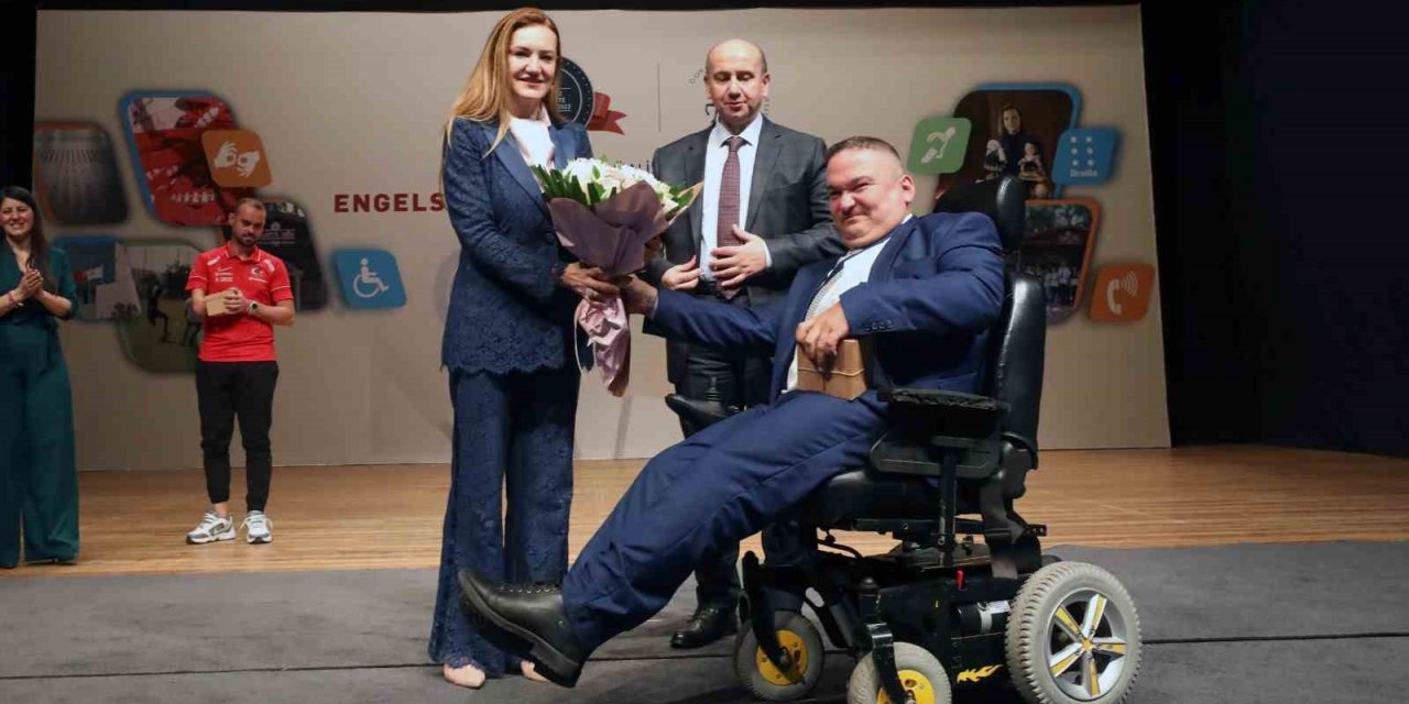 Engelleri aşan üniversite DEÜ’de fırsat eşitliği ön planda