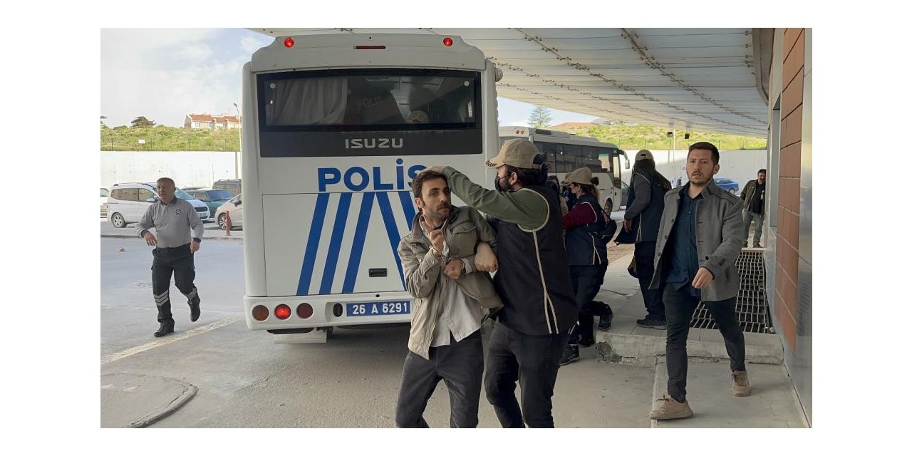 Yeşil Sol Parti milletvekili adayının davası ileri bir tarihe erteledi