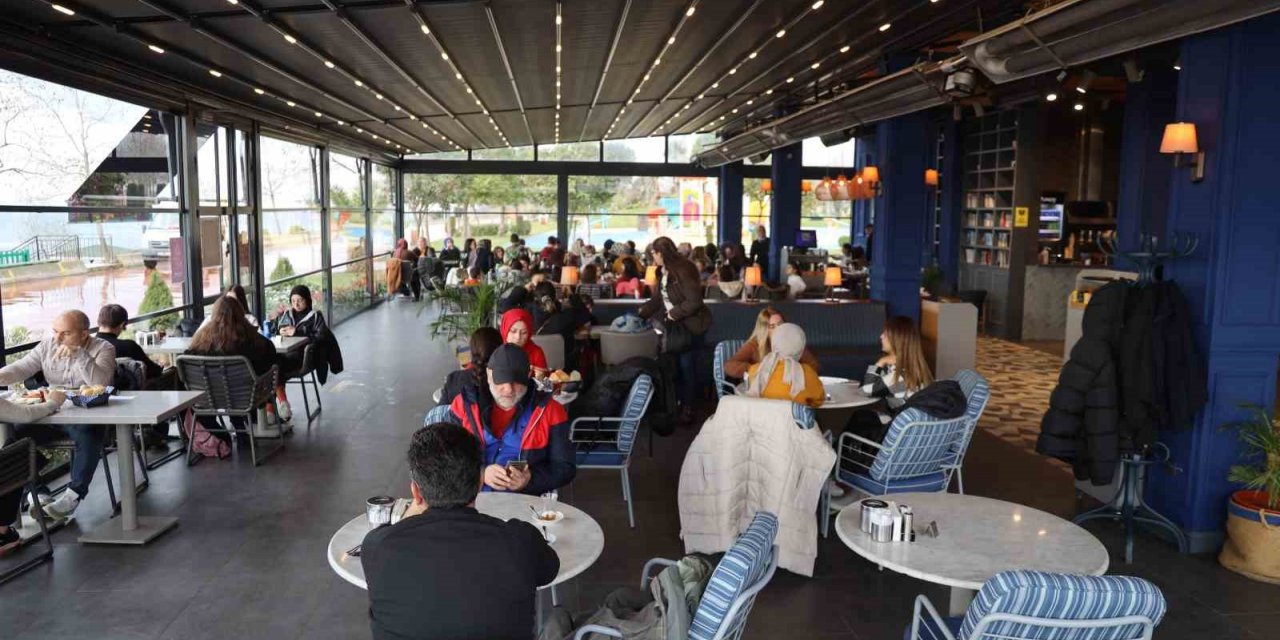 Darıca Belediyesi sosyal tesisleri ziyaretçi akınına uğruyor