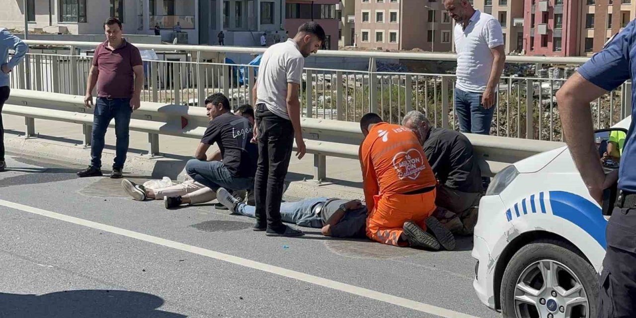 Başakşehir’de ticari araç takla attı: 2 yaralı