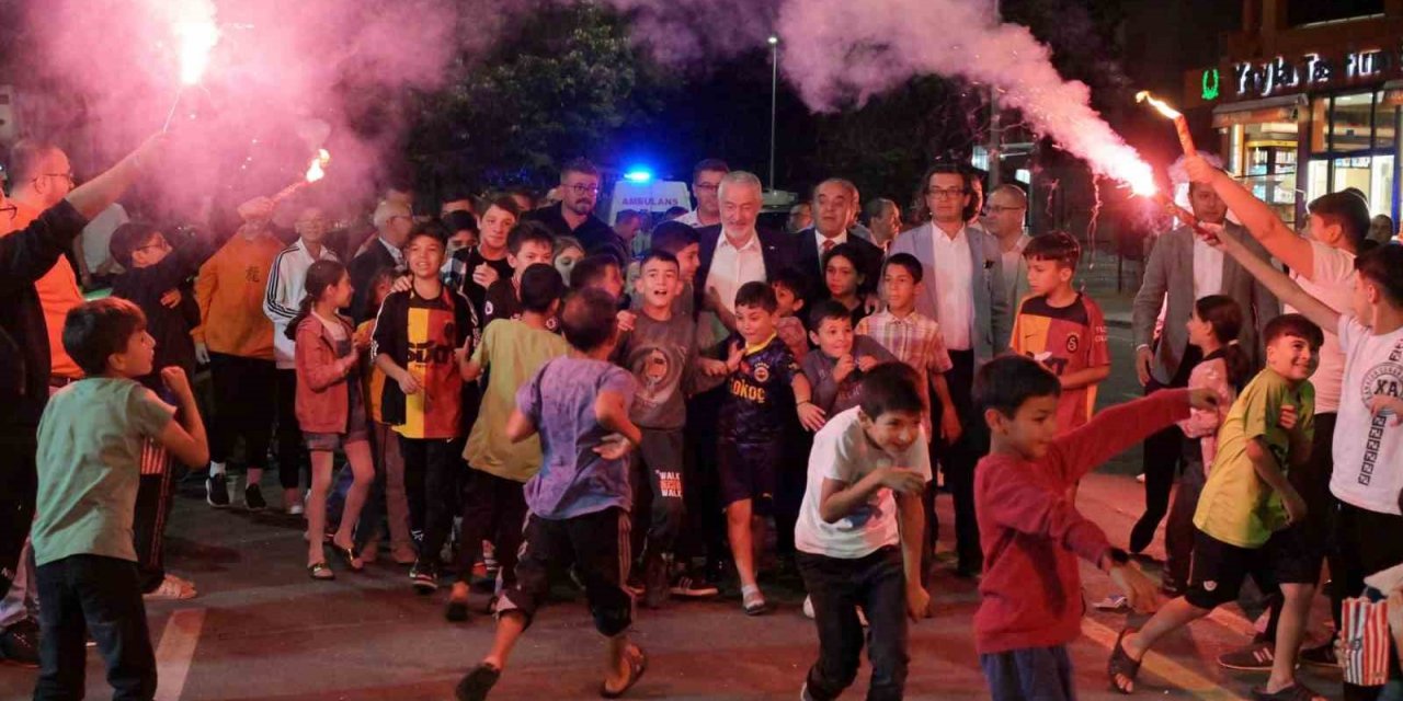 Başkan Başdeğirmen’e mahalle ziyaretinde coşkulu karşılama