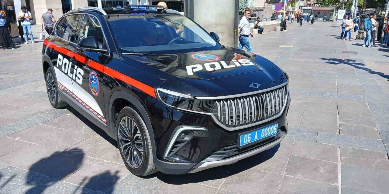 Polis aracı Togg’a vatandaşlardan yoğun ilgi: “Yerli ve milli olması gurur verici”