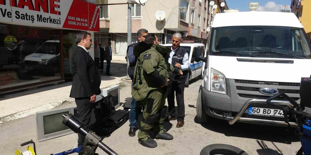 Askeri mühimmat ihbarı ekipleri harekete geçirdi