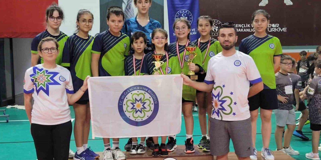 Büyükşehir Masa Tenisi sporcularından büyük başarı