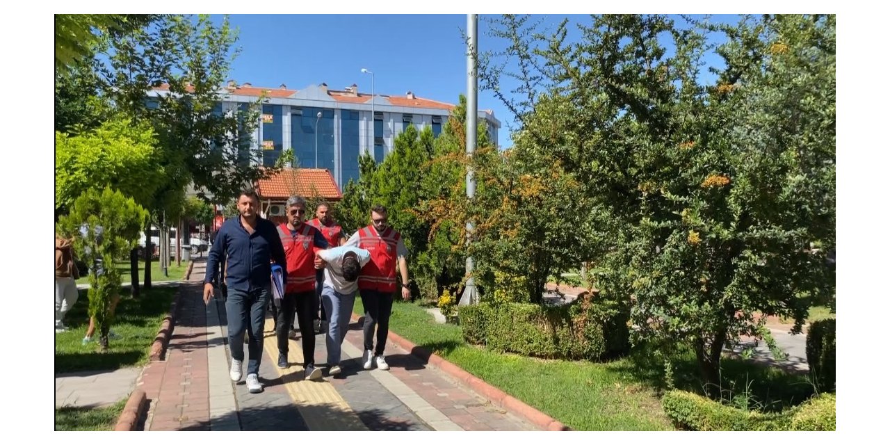 Kendilerini ’polis’ olarak tanıtıp 1 milyon 758 bin lira dolandıran 4 şahıs tutuklandı