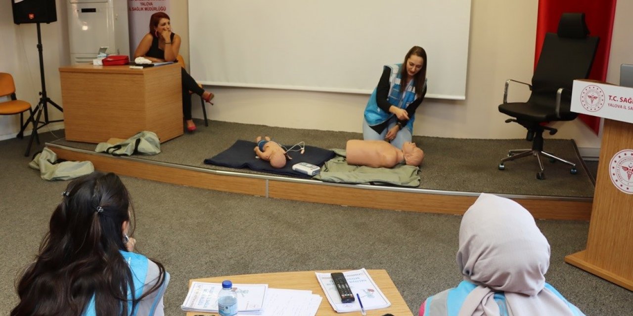 Yalova Belediyesi personellerine ilk yardım eğitimi