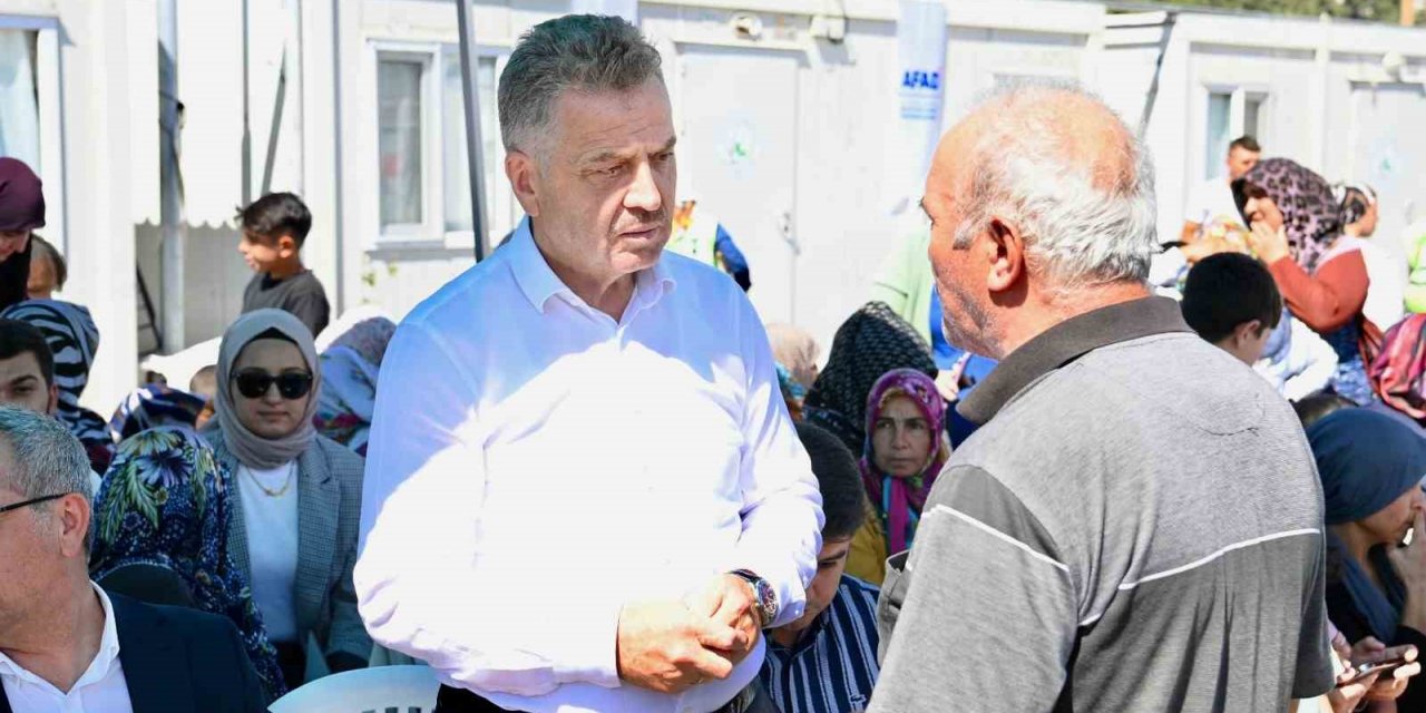 Gaziosmanpaşa Belediyesi depremzede çocuklara bisiklet hediye etti