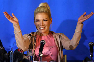 Ünlü popçu boşandı