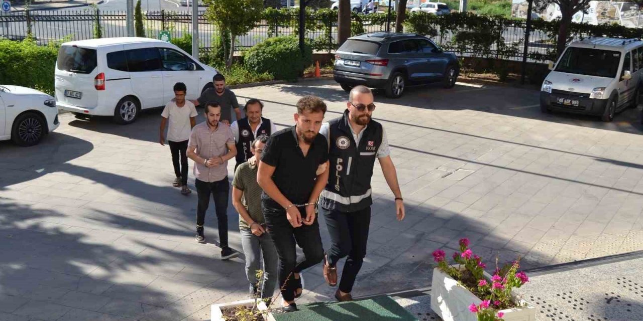 Emekli öğretmeni 3 milyon TL dolandıran şebeke çökertildi