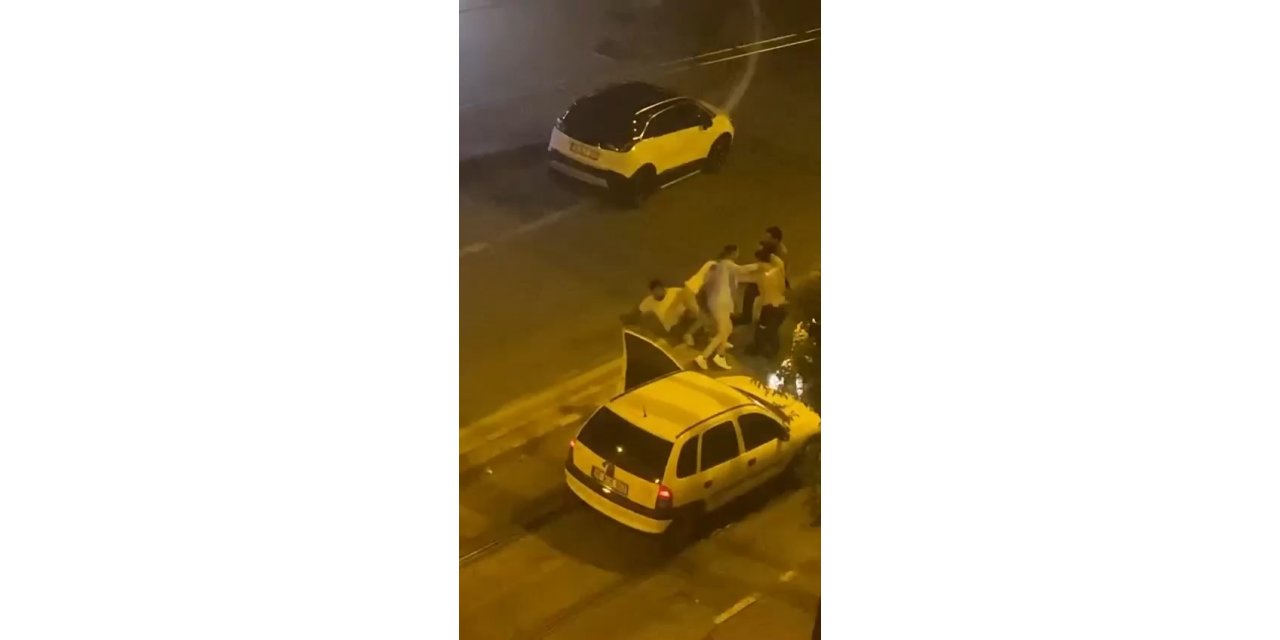 Kavga ettiler, domino taşı gibi devrildiler