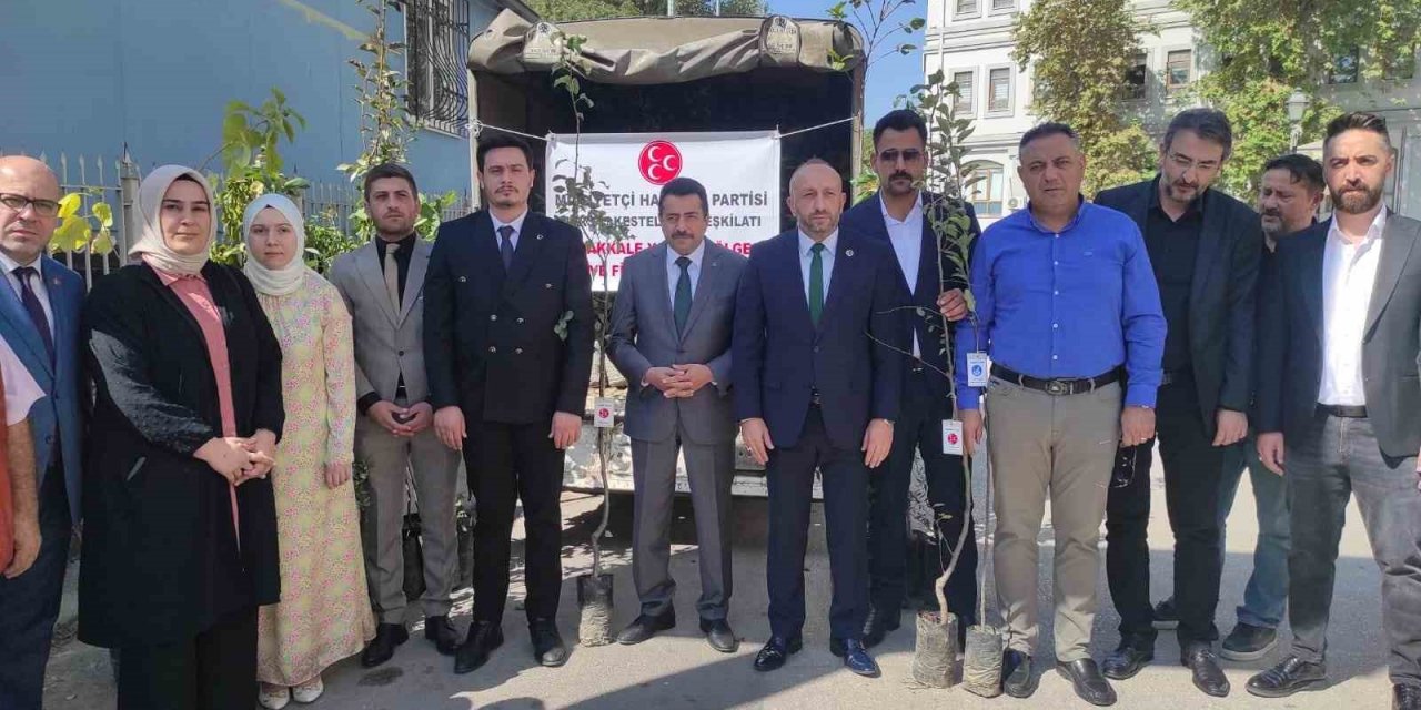 Bursa’dan Çanakkale’deki yangın bölgesine meyve fidanı desteği