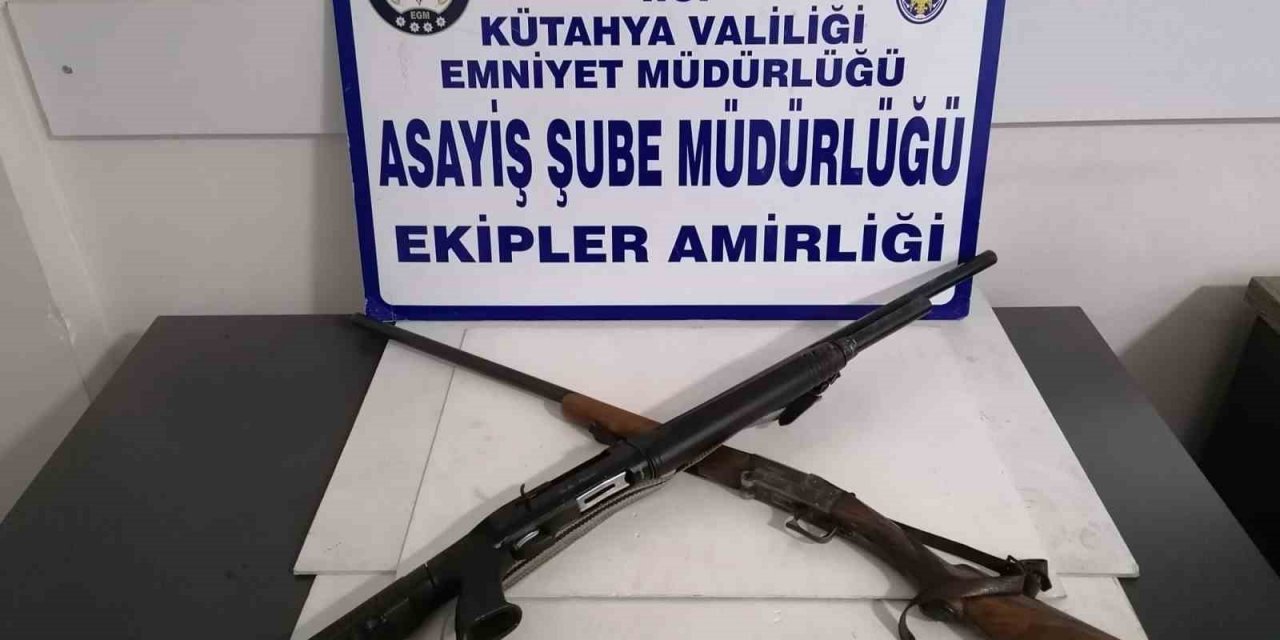 Kütahya’da iş yerlerinde 2 ruhsatsız tüfek ele geçirildi