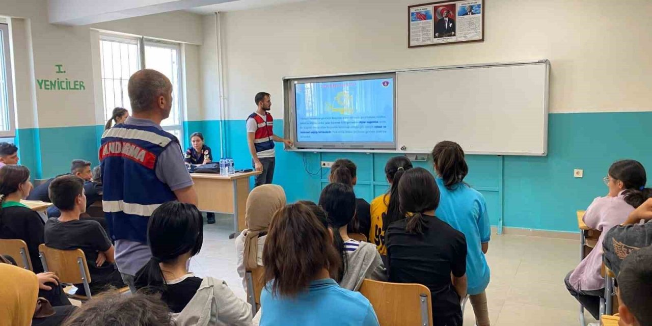 Öğrencilere ‘Güvenli İnternet Kullanımı’ eğitimi verildi
