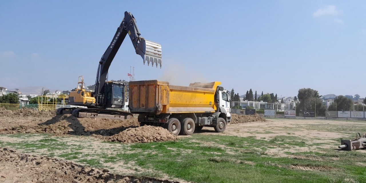 Turgutreis futbol sahası yenileniyor