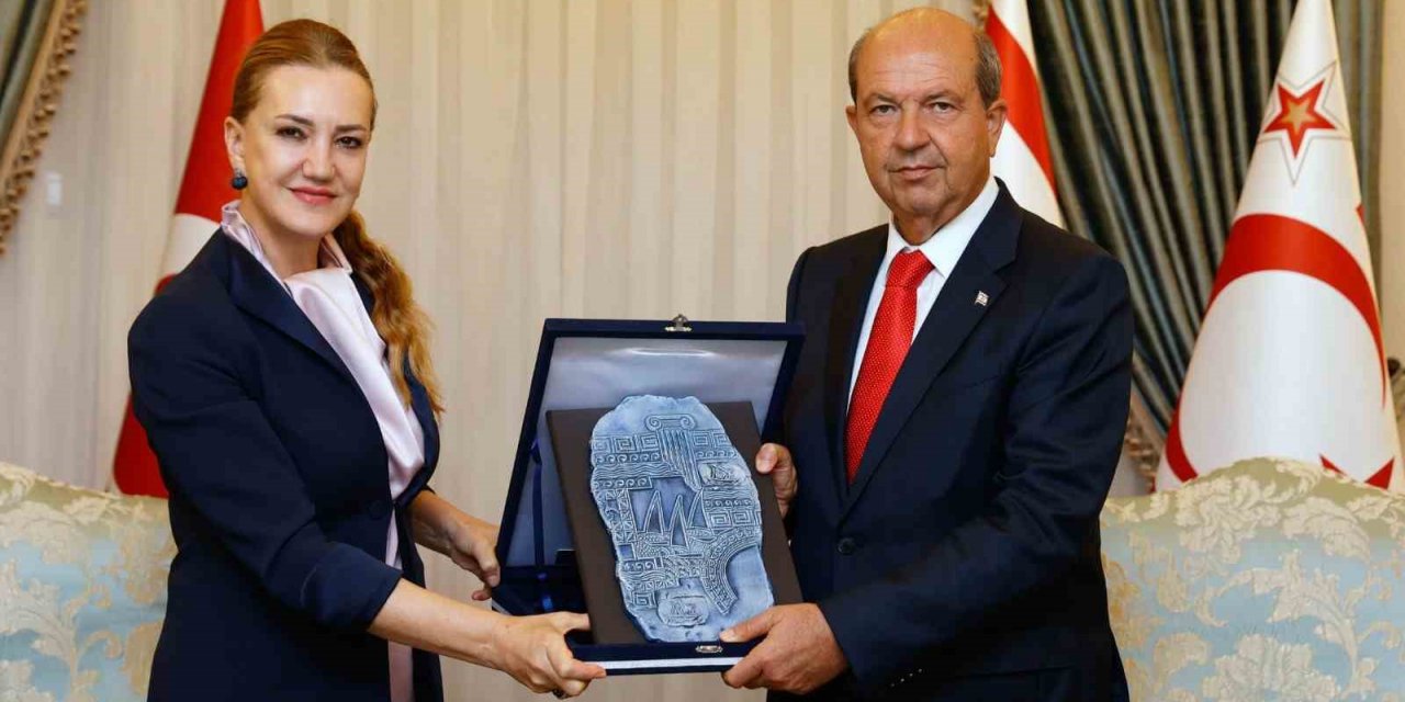 Rektör Hotar, KKTC Cumhurbaşkanı Tatar’ı ziyaret etti