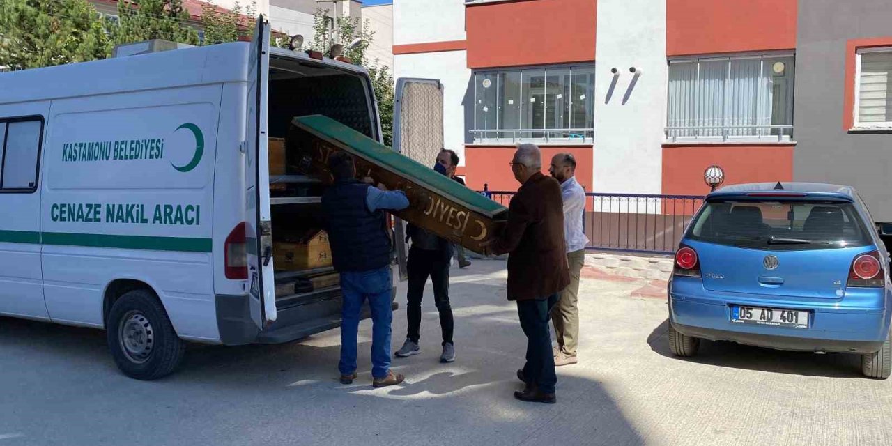 Haber alınamayan yaşlı kadın evinde ölü bulundu