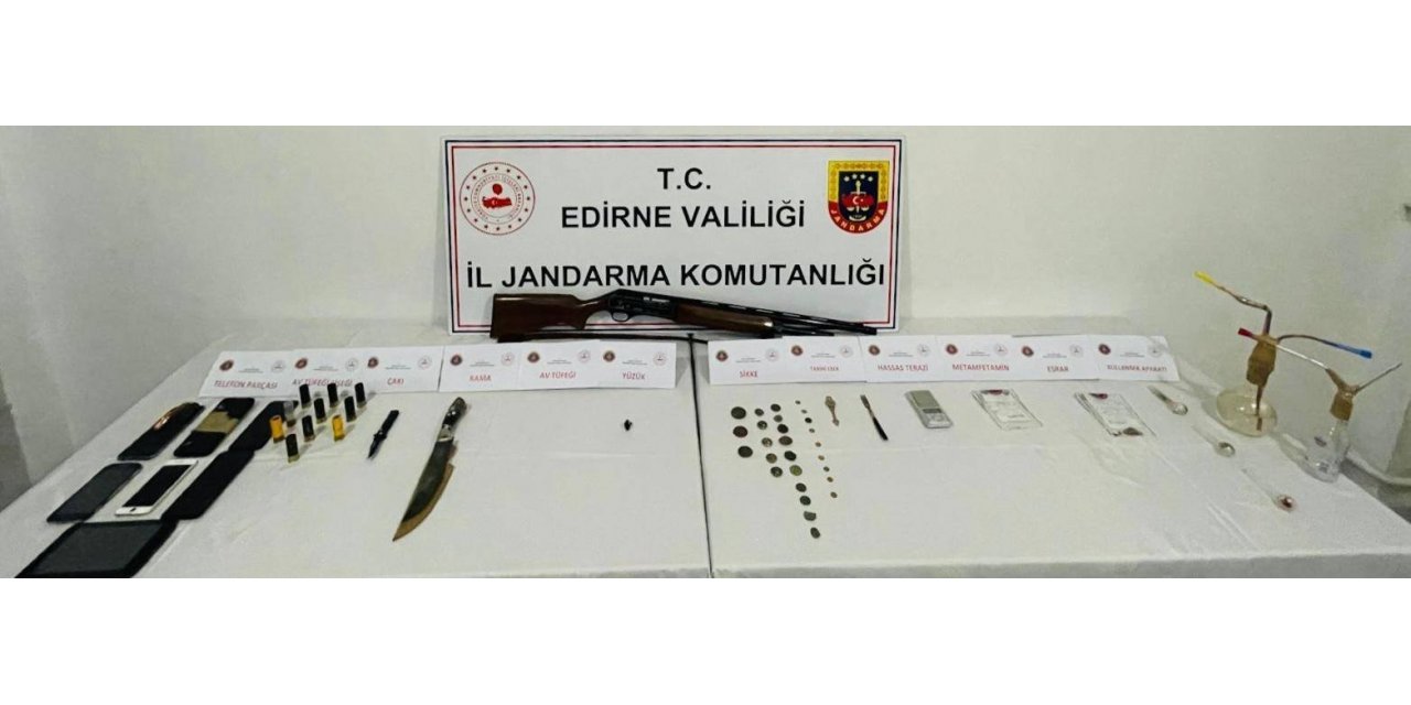 Jandarmanın uyuşturucu operasyonunda tarihi eserler de ele geçirildi