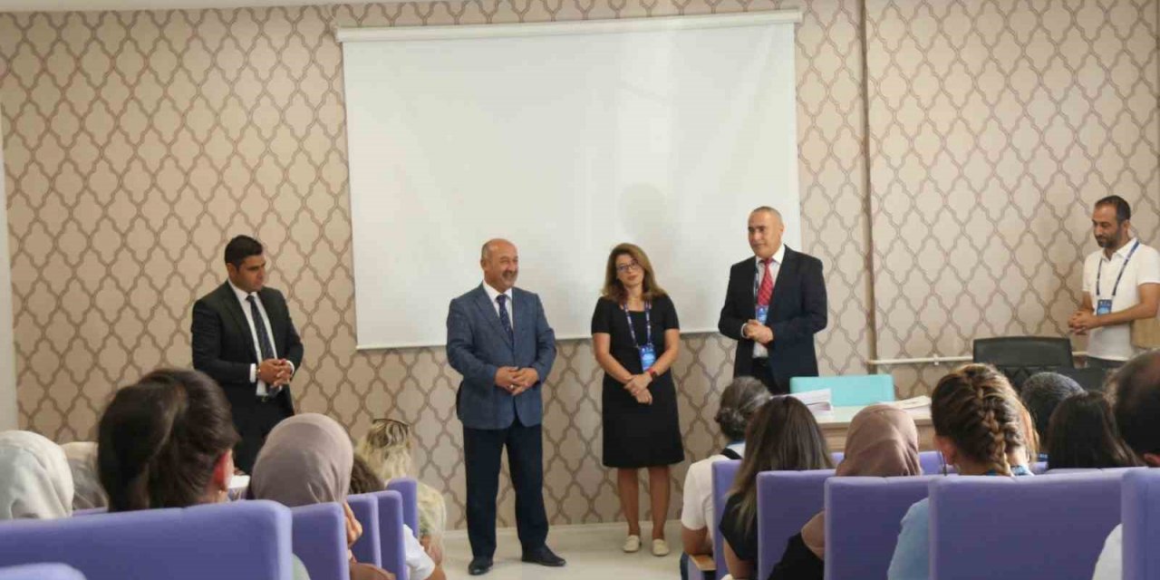 Kütahya’da öğretmenlere 2204 Proje Yazma ve Uygulama Eğitimi