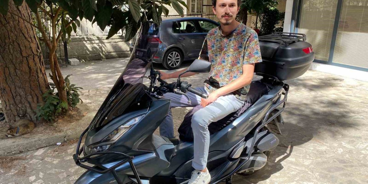 Üsküdar’da motosikletiyle polisi taşıyan genç: “Bence polis memuru terfi almayı hak ediyor”