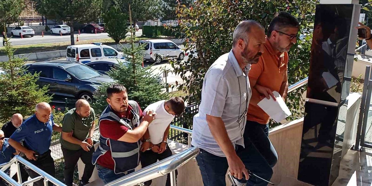Oto fareleri Bozüyük polisinden kaçamadı