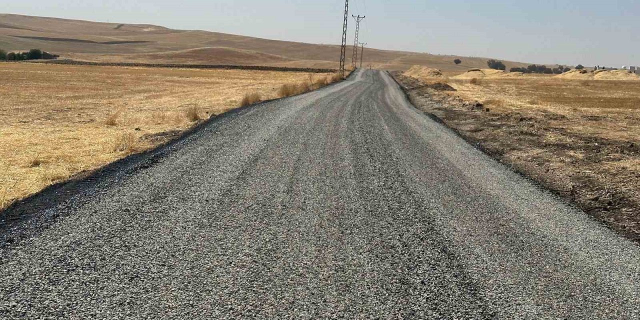 Büyükşehir Belediyesi, kırsal mahallelerde yol çalışmalarını sürüyor