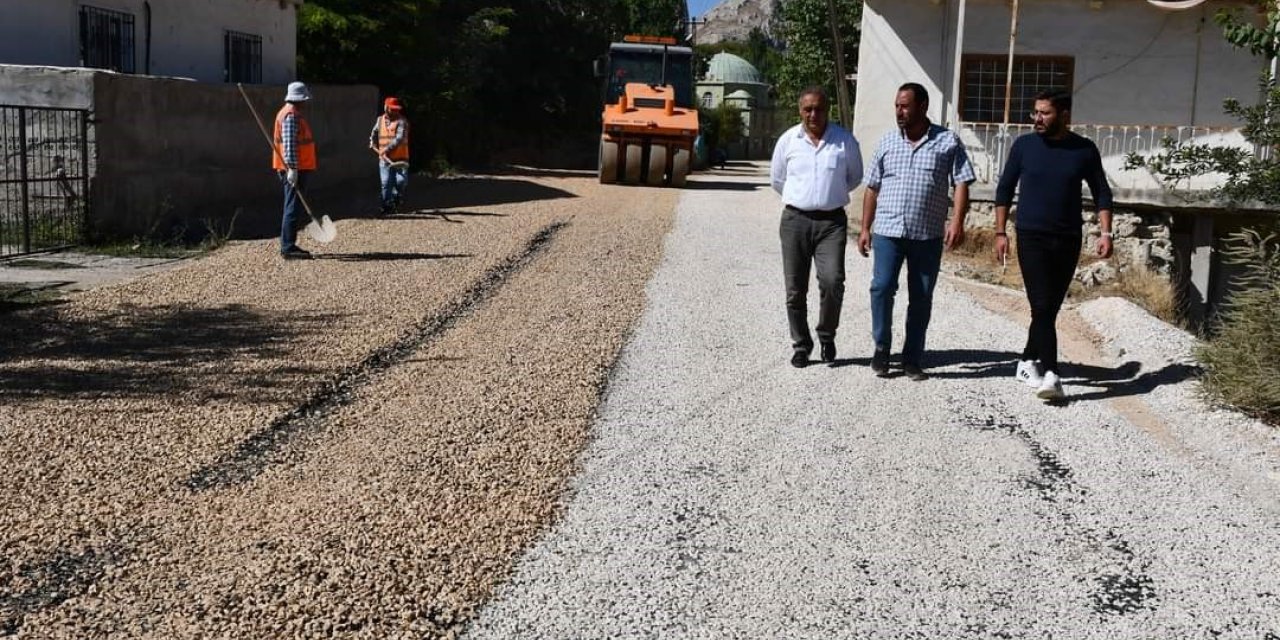 Gürün yolları tek tek yenileniyor