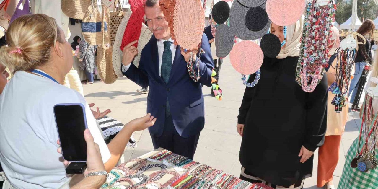 Zeytinburnu’nda kadınlar ‘El Emeği Günleri’ ile ekonomiye katkı sağlıyor