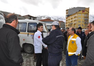 Yan bakma kavgası kanlı bitti: 4 yaralı