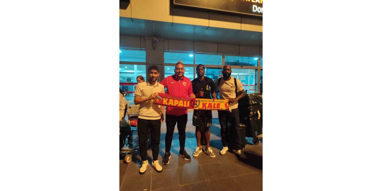 Kayserispor’un yeni transfleri Kayseri’ye geldi