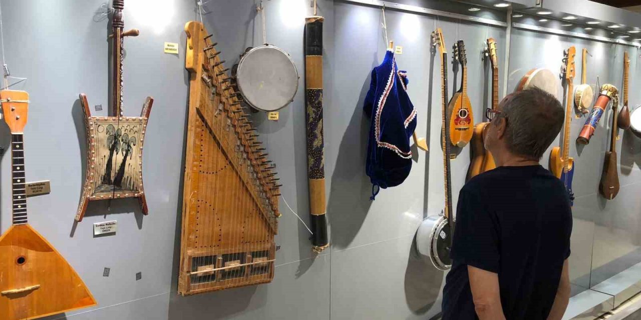 Pendik’te yedi kıtadan 600 müzik enstrümanı sergide buluştu