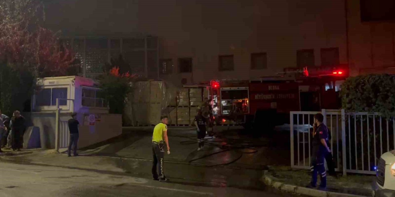 Bursa’da iplik fabrikasında korkutna yangın