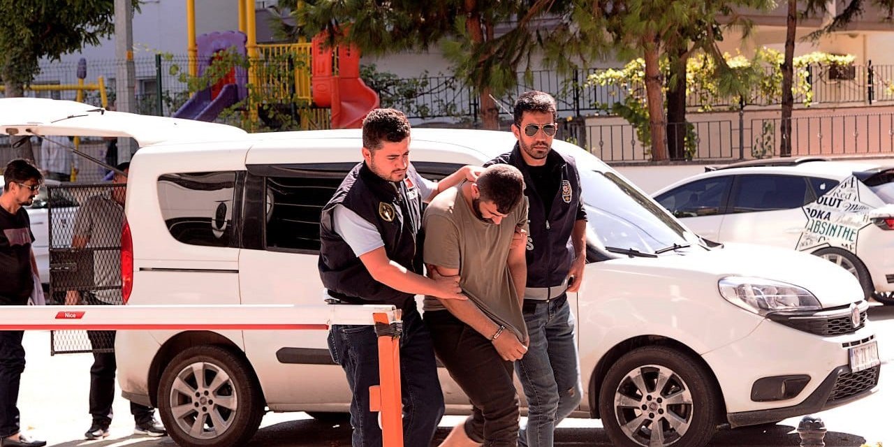 Tespih paketinin içinden elektronik sigara çıktı