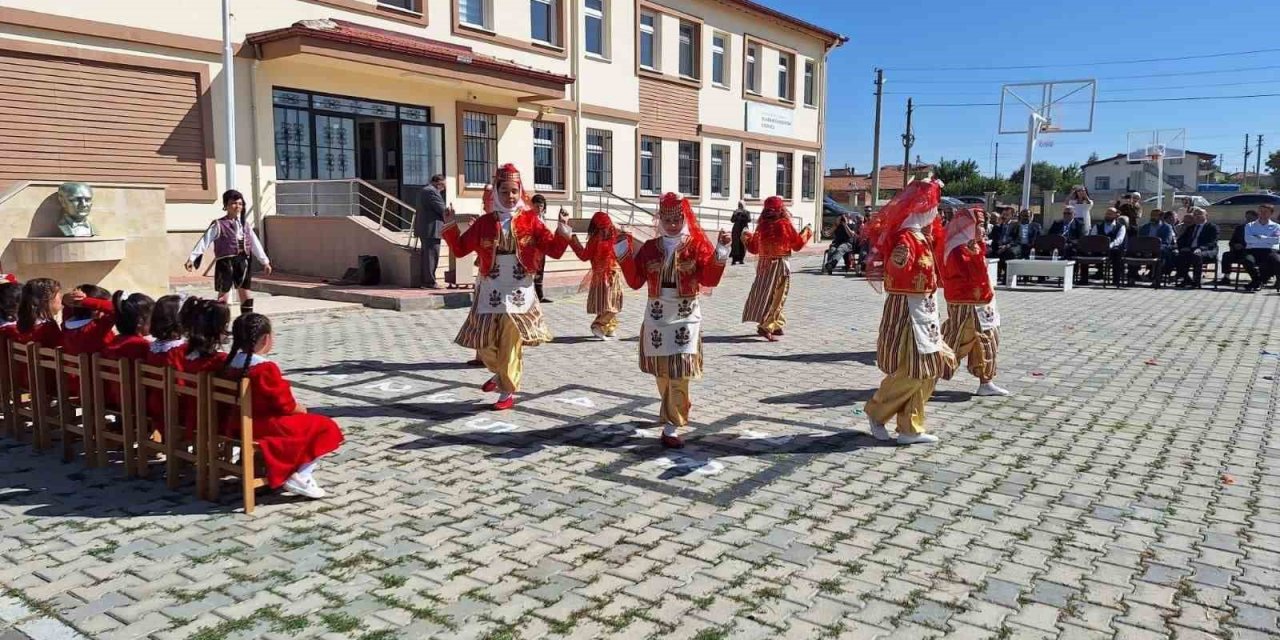 Bolvadin’de İlköğretim Haftası kutlandı