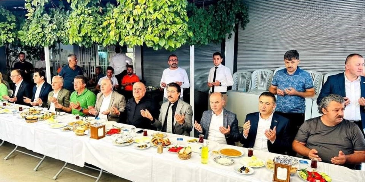 Denizli protokolü pazaryeri kahvaltısında buluştu