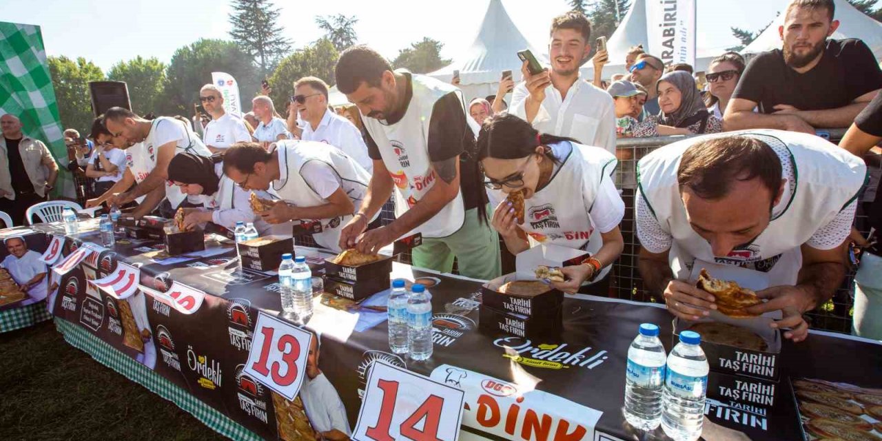 8 tahanlı pide yedi, 10 altın kazandı