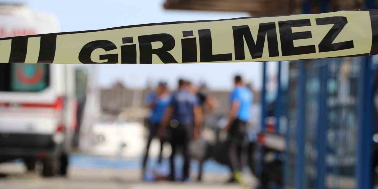 Antalya'da genç kadın denizde ölü bulundu