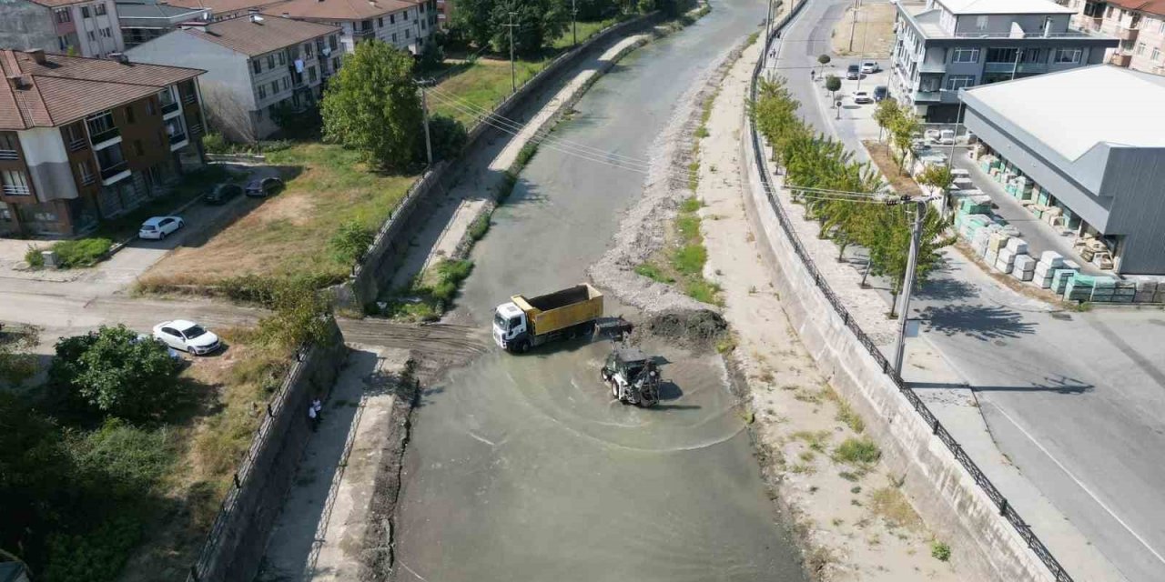 Asar Deresine iş makineleri girdi