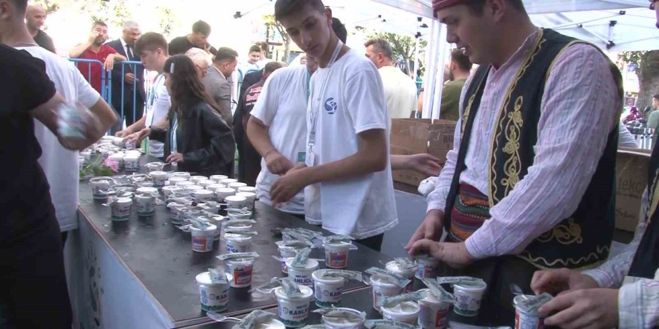 Boğaz’da bir lezzet klasiği: “7. Beykoz Kanlıca Yoğurt Festivali” başladı