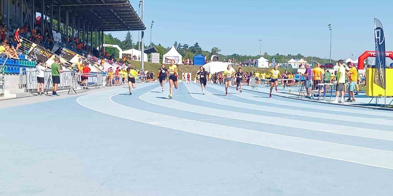 Zağnospaşa Ortaokulu Çekya’da olimpiyatlarına katıldı