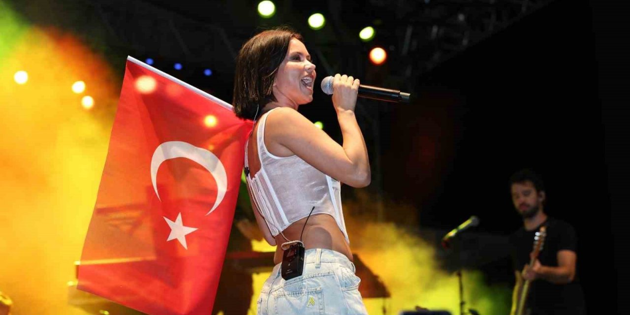 Menemen’deki Çömlek Festivali’nde Inna rüzgarı