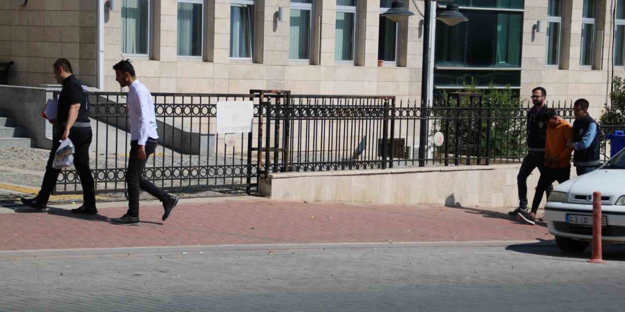 Gediz’de 4 milyon lira dolandıran şahıslar yakalandı