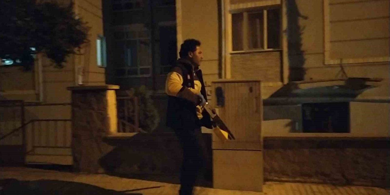 Pompalı tüfekle etrafa ateş açıp kaçtılar