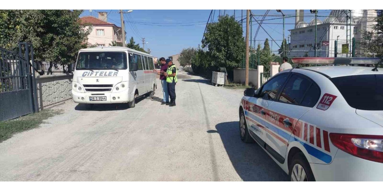 Jandarma ekiplerinden okul servislerine denetim