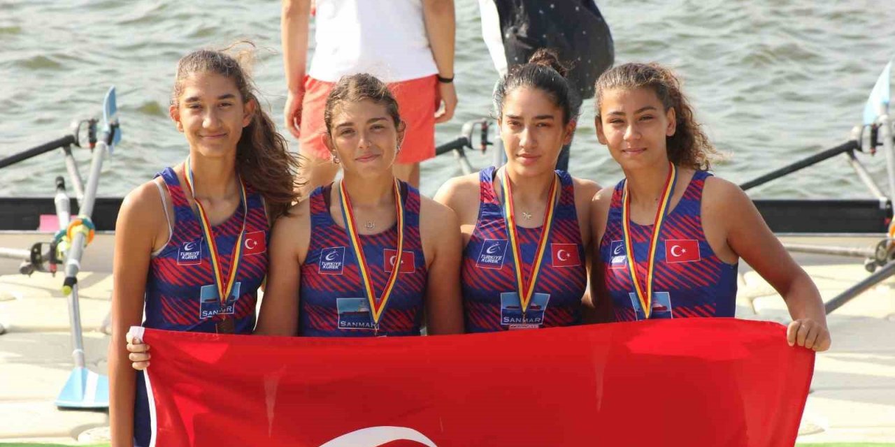 Kürek Milli Takımı’ndan 16 madalya