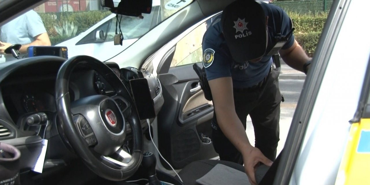 Fatih’te okul önlerinde polis denetimlerine devam ediliyor