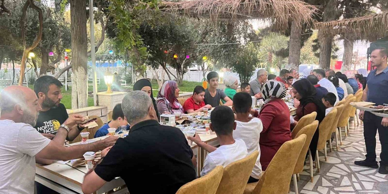 Mardinli hayırsever, özel çocuklar için kolları sıvadı